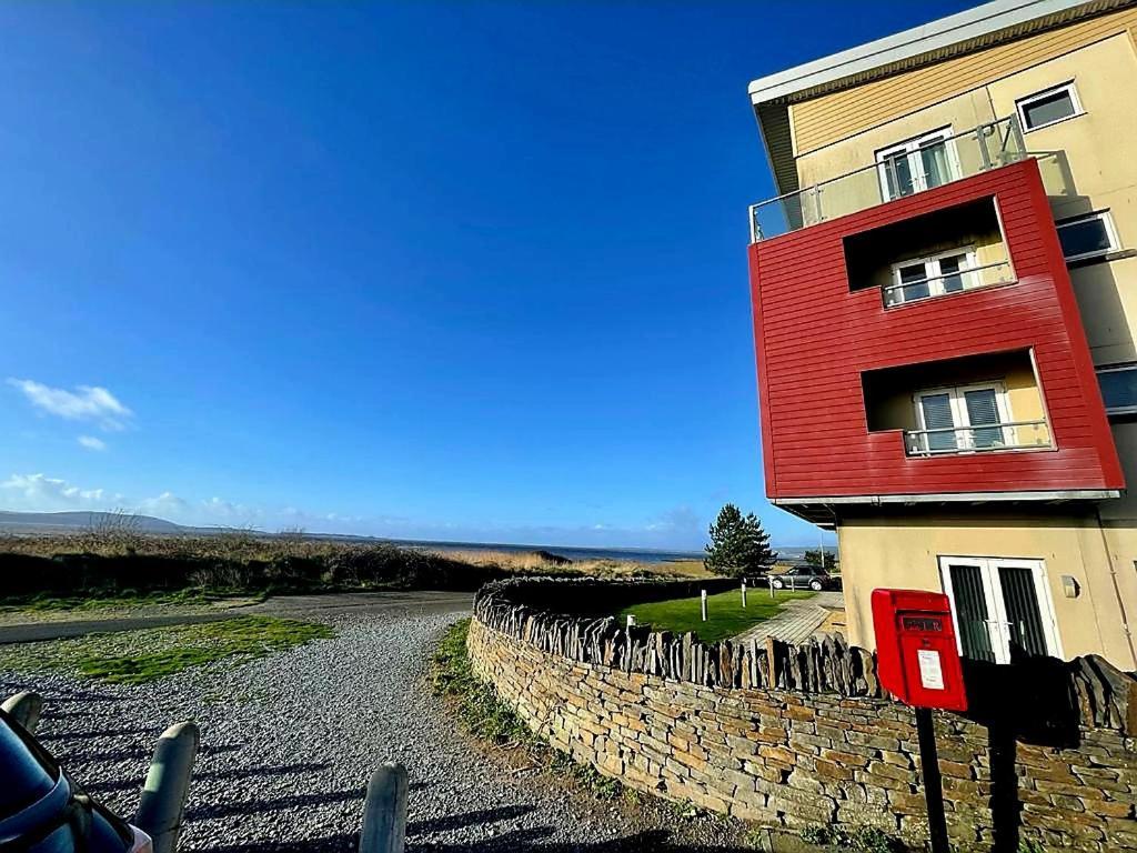 Coastal Apartment With Beach On Your Doorstep! Llanelli Exterior foto